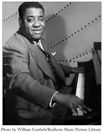 Photo of jazz pianist Art Tatum at the keyboard