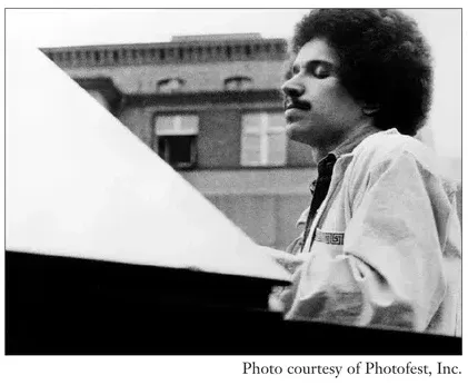 Photo of jazz pianist Keith Jarrett at the piano